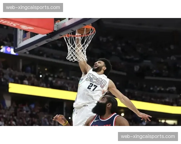 快船后场防守漏洞被马刺针对，缺少领防人成季后赛隐患